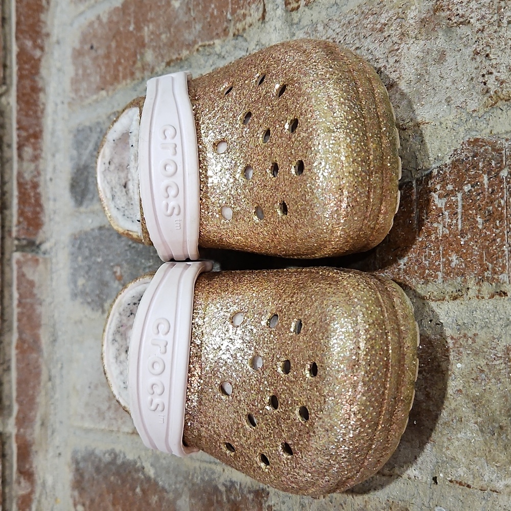 Gold Fur-lined Crocs (Toddler 8)